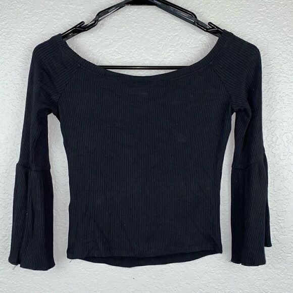 Forever 21 Stretch Scoop Neck Flared Sleeve Ribbed Pullover Top Black Small - Picture 2 of 6